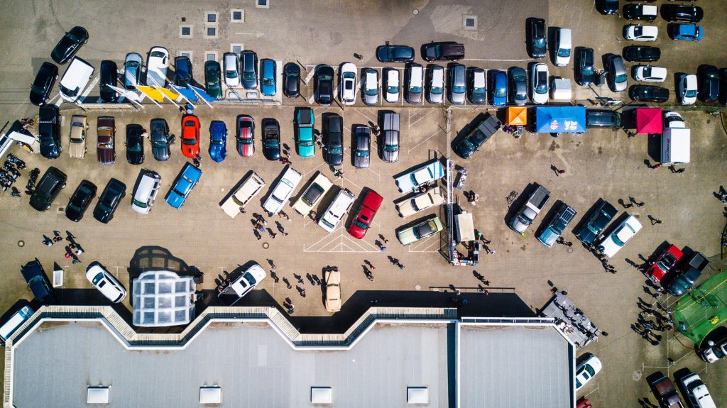 Busy parking lot at golf course